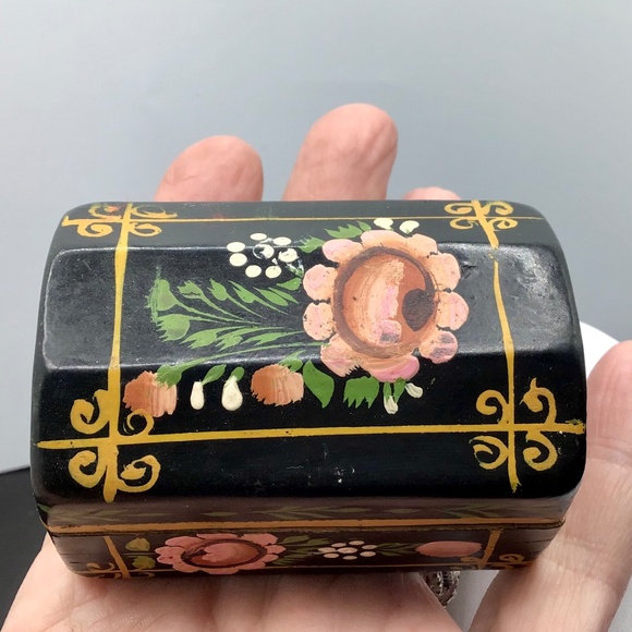 Vintage | Accents | Vintage Treasure Chest Trinket Box | Poshmark